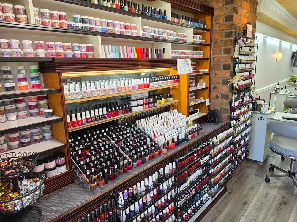 Twinkling Nails in Ambler, PA 19002